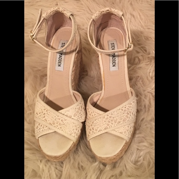 🚫Sold🚫Steve Madden Crochet Wedges - Picture 4 of 4